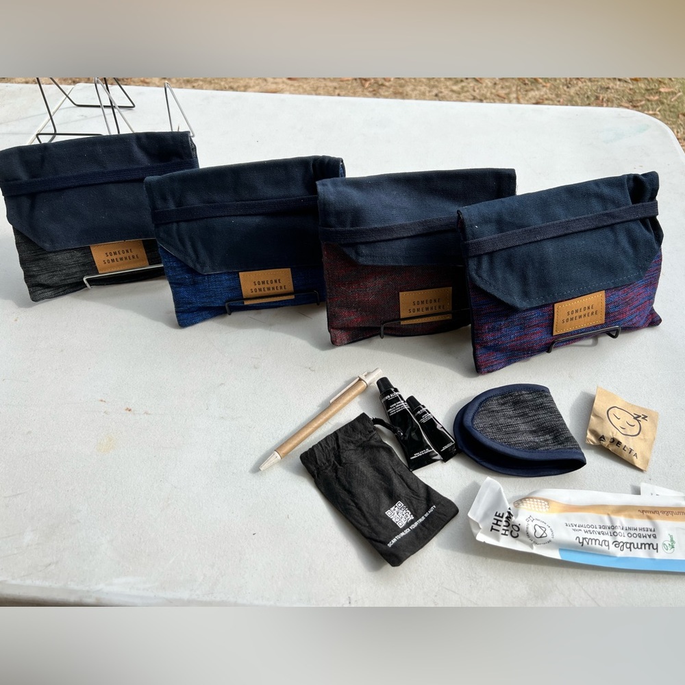 Delta airlines amenity kits set of 4
